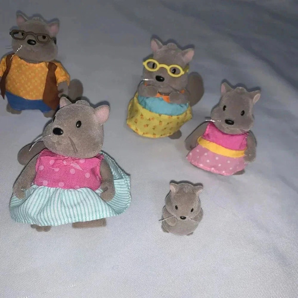 Li'l Woodzeez Fuzzy Dollhouse Squirrel Animal Family Flocked Figures Lot of 7 - Picture 2 of 9